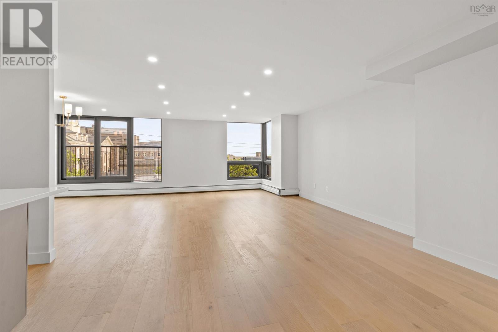 Property 16 of 37 of 406 6369 Coburg Road