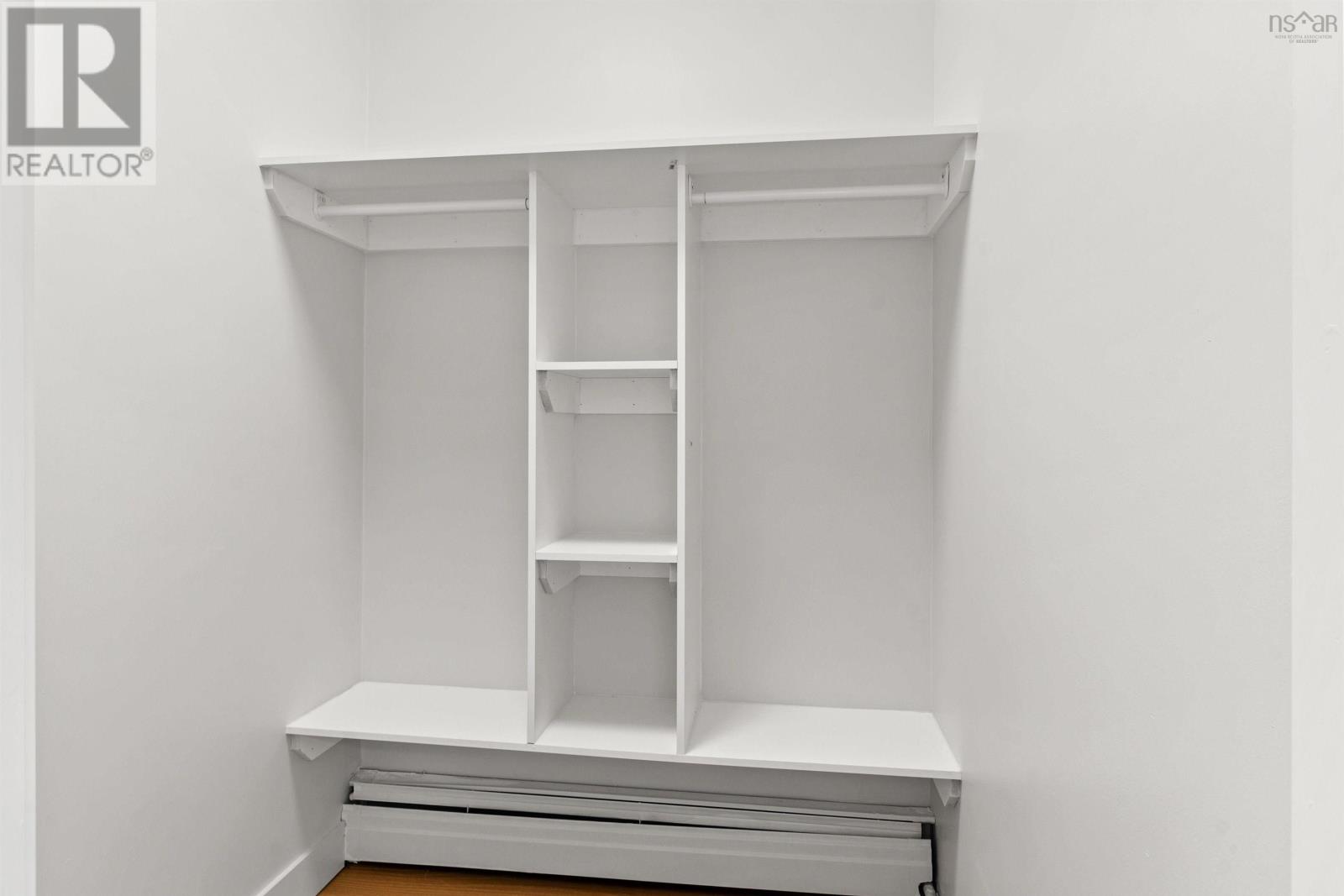 Property 21 of 37 of 406 6369 Coburg Road