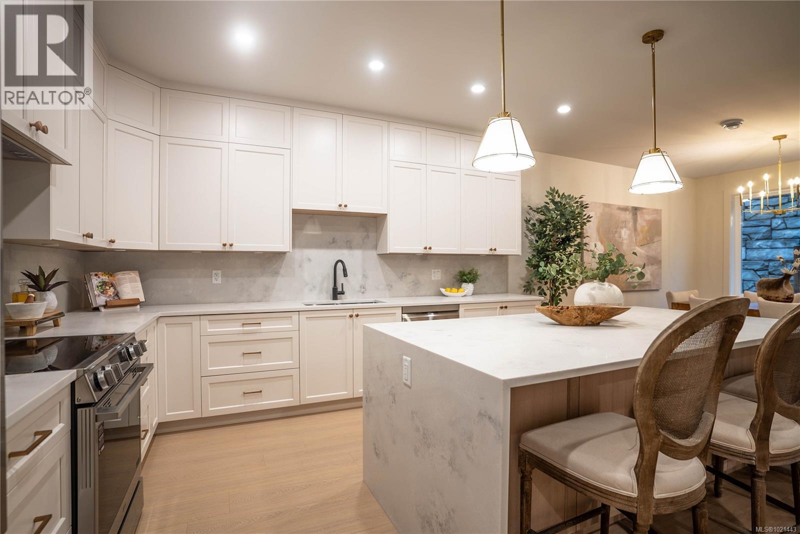 1565 Marble Pl, Langford