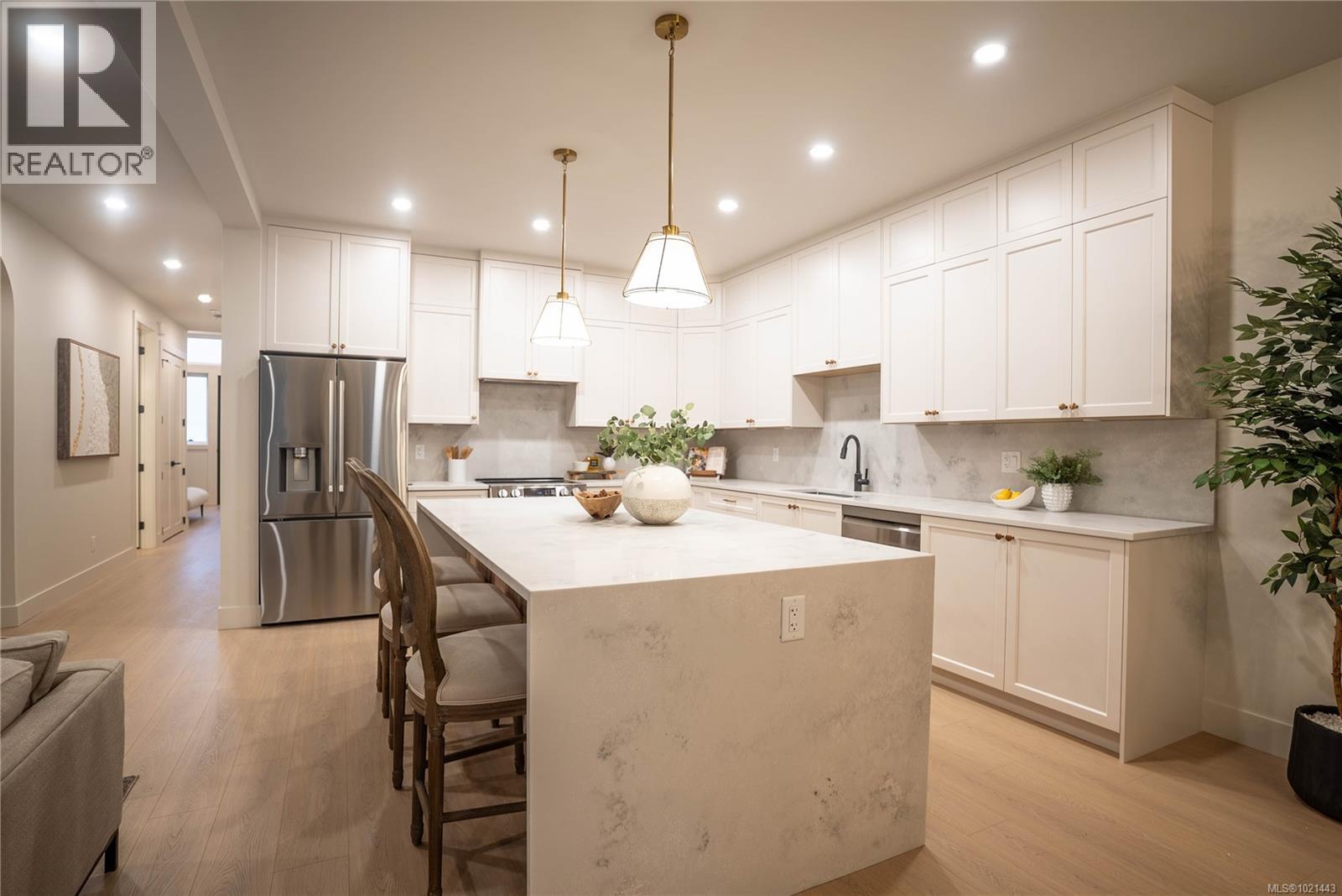 1565 Marble Pl, Langford