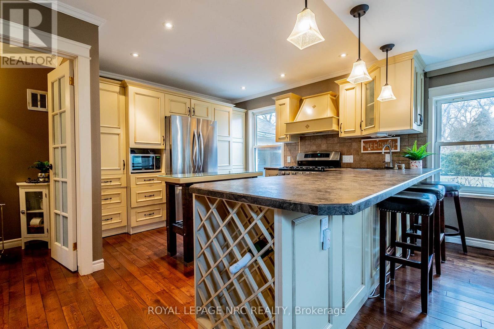 6107 BARKER STREET - 14
