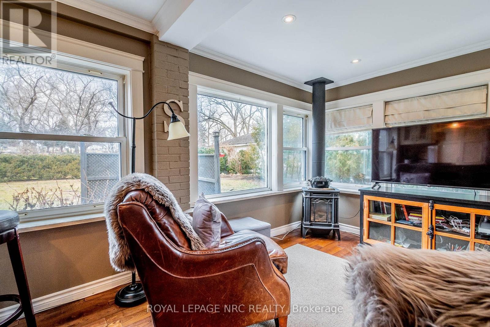 6107 BARKER STREET - 19