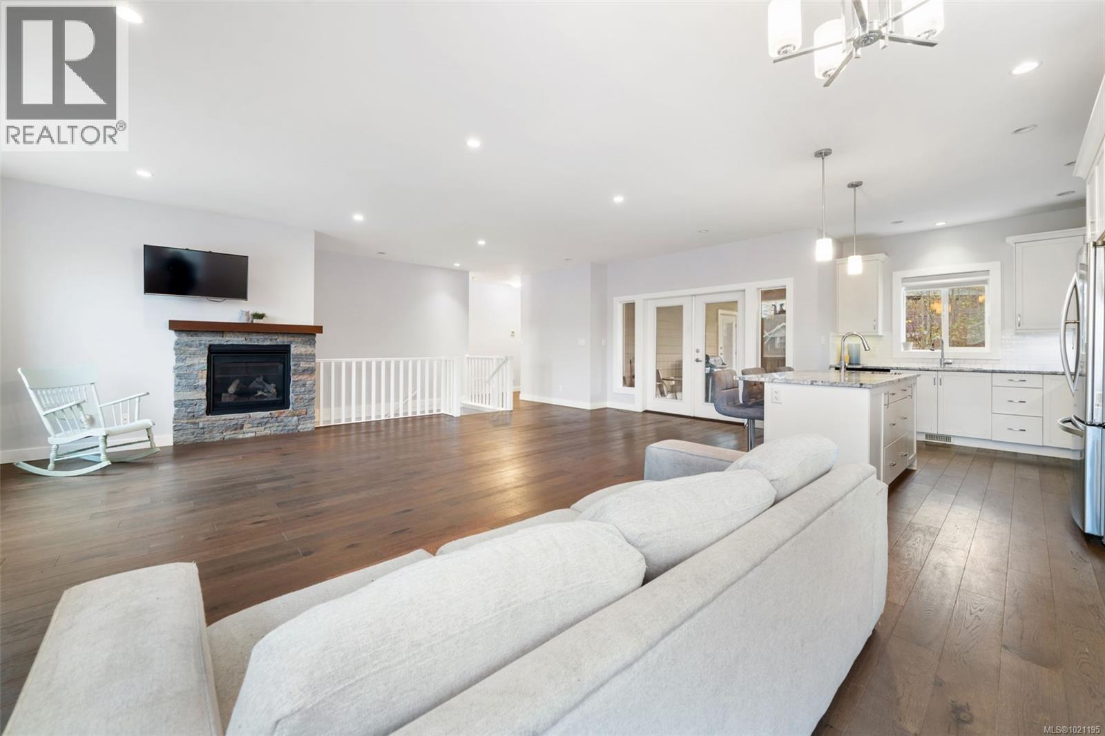 374 Point Ideal Dr, Lake Cowichan