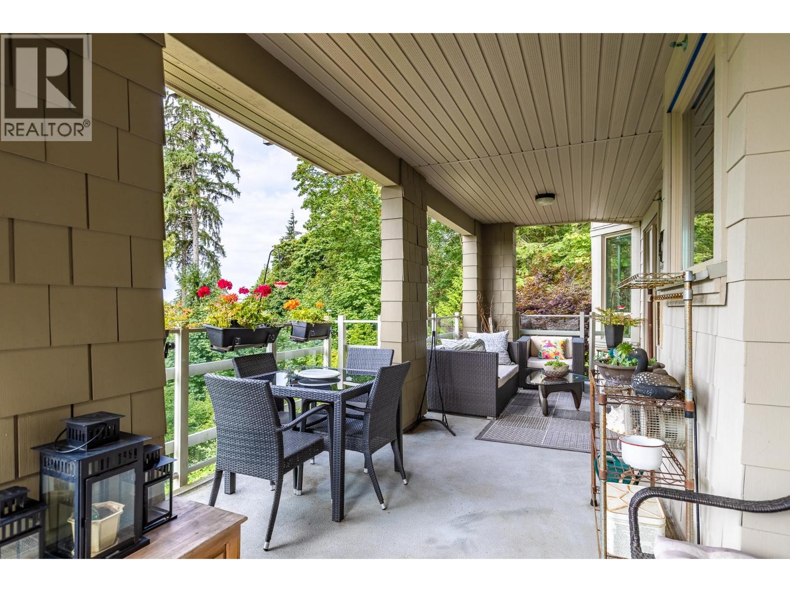 301 560 RAVEN WOODS DRIVE, North Vancouver