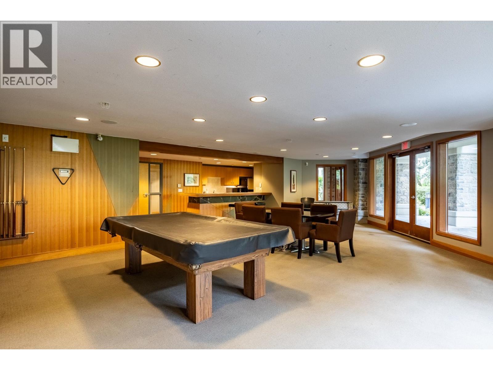 301 560 RAVEN WOODS DRIVE, North Vancouver