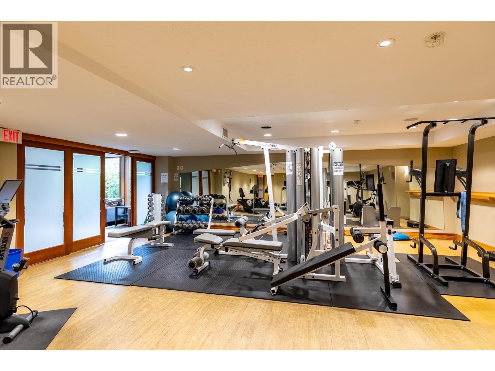 301 560 RAVEN WOODS DRIVE, North Vancouver