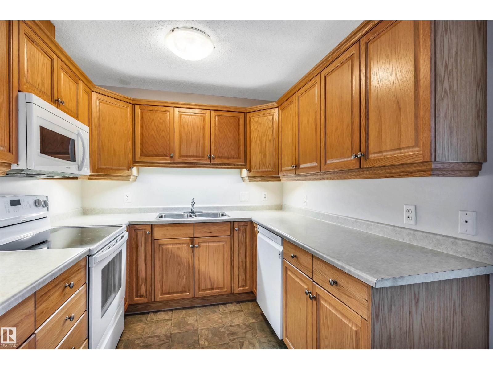 #441 78B MCKENNEY AV, St. Albert