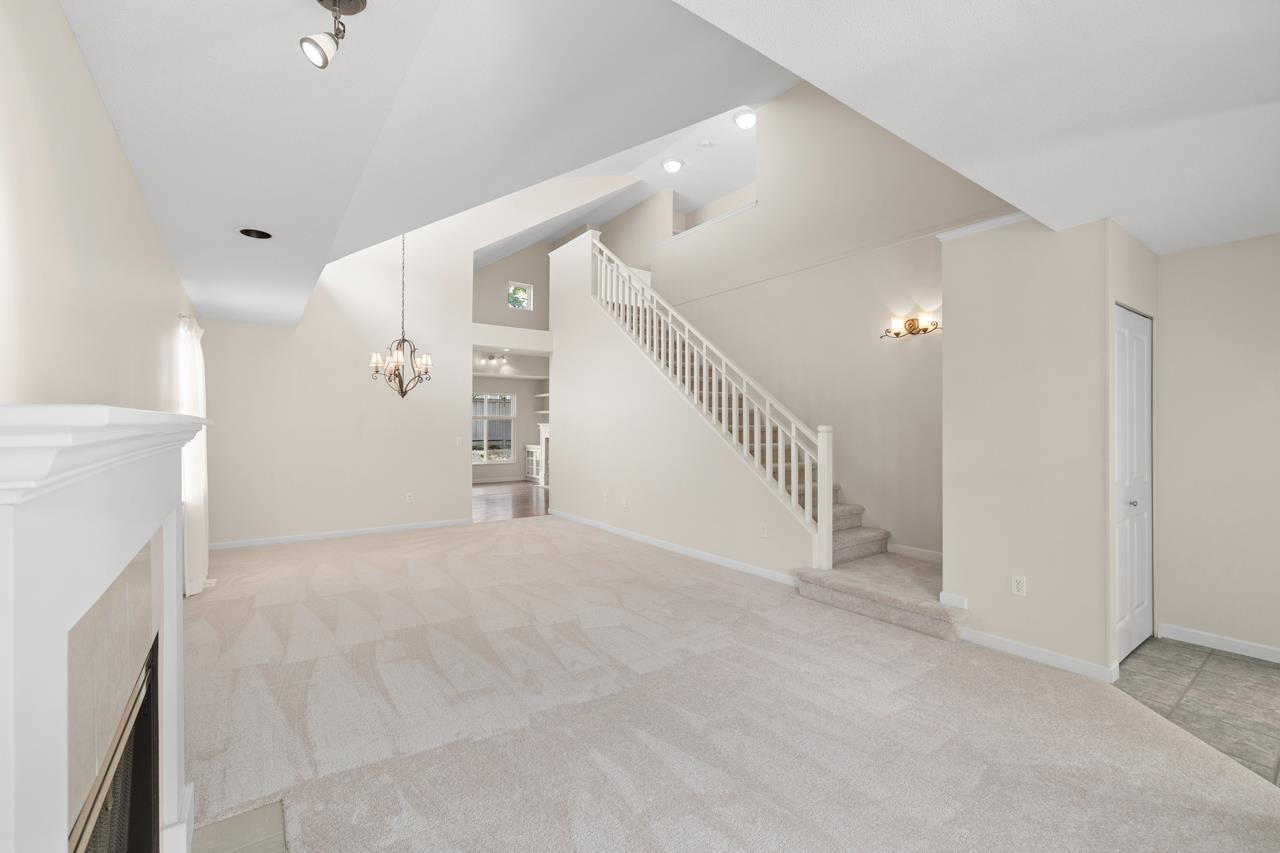 17 14877 33RD AVENUE, Surrey