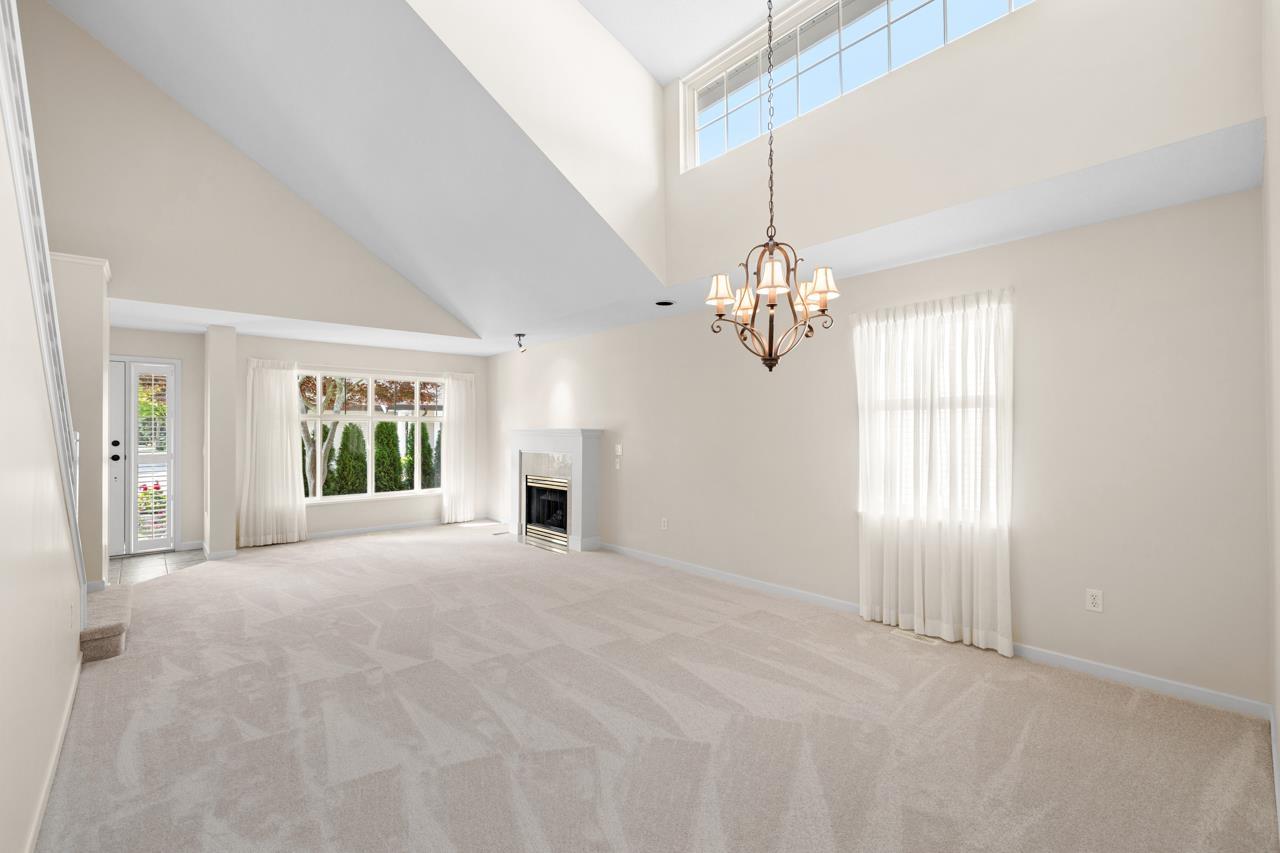 17 14877 33RD AVENUE, Surrey