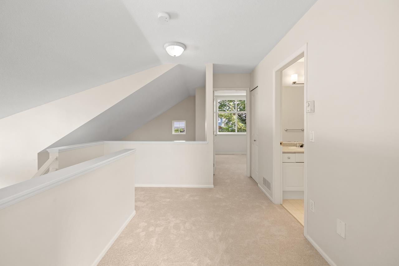 17 14877 33RD AVENUE, Surrey