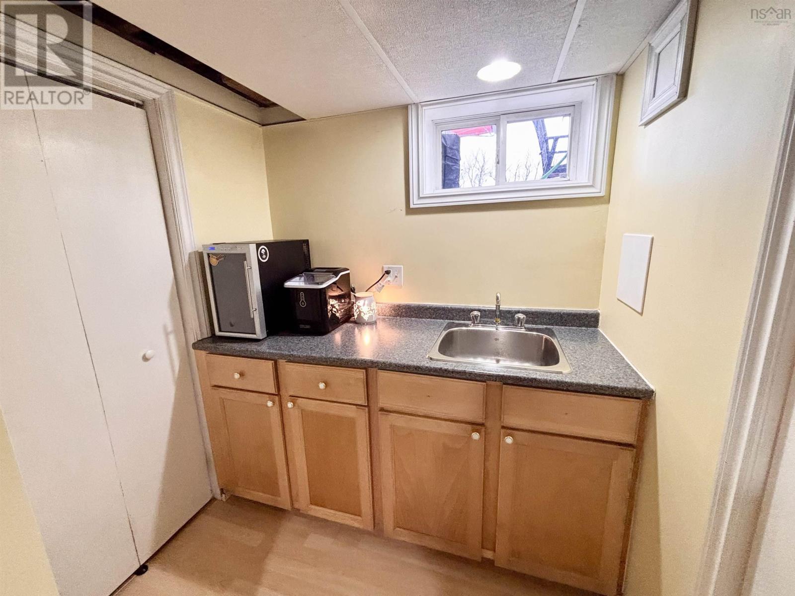 Property 38 of 48 of 34 Hillcrest Street