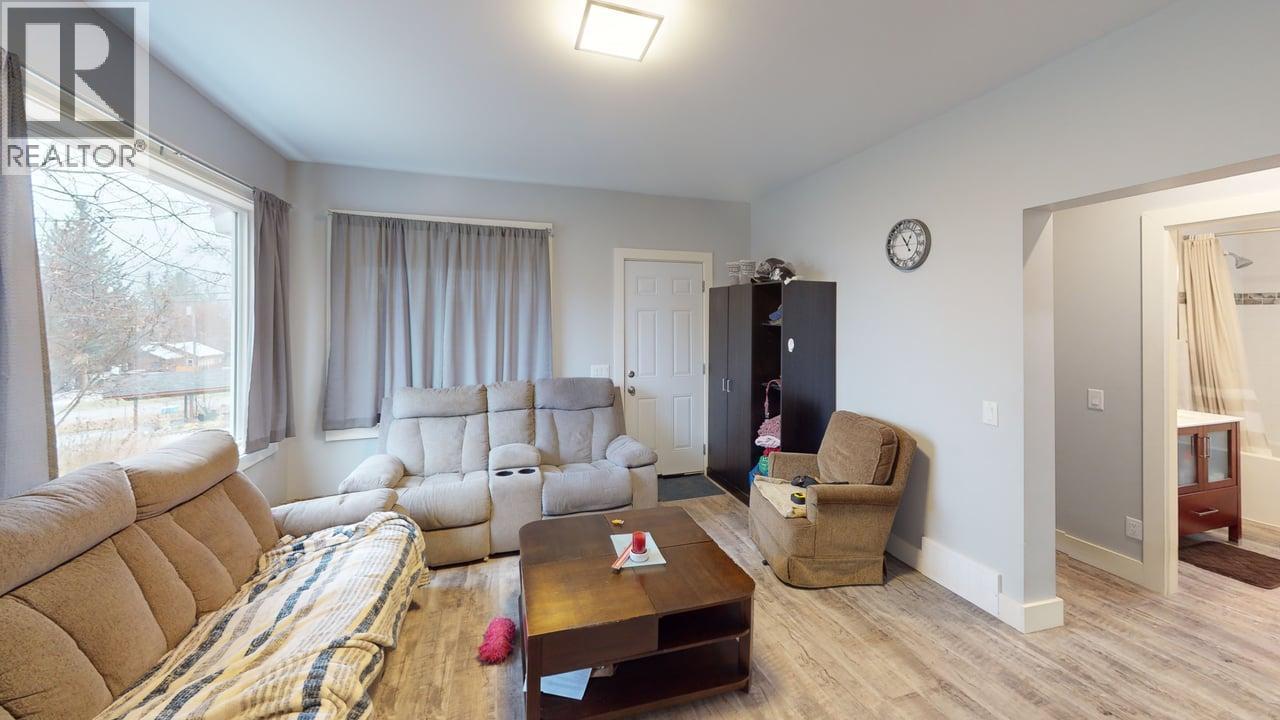 1704 Second Avenue, Rossland