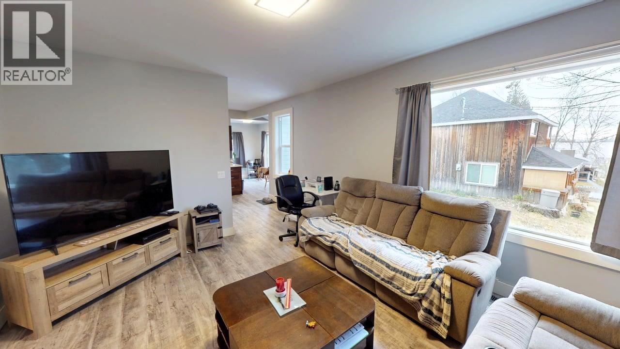 1704 Second Avenue, Rossland