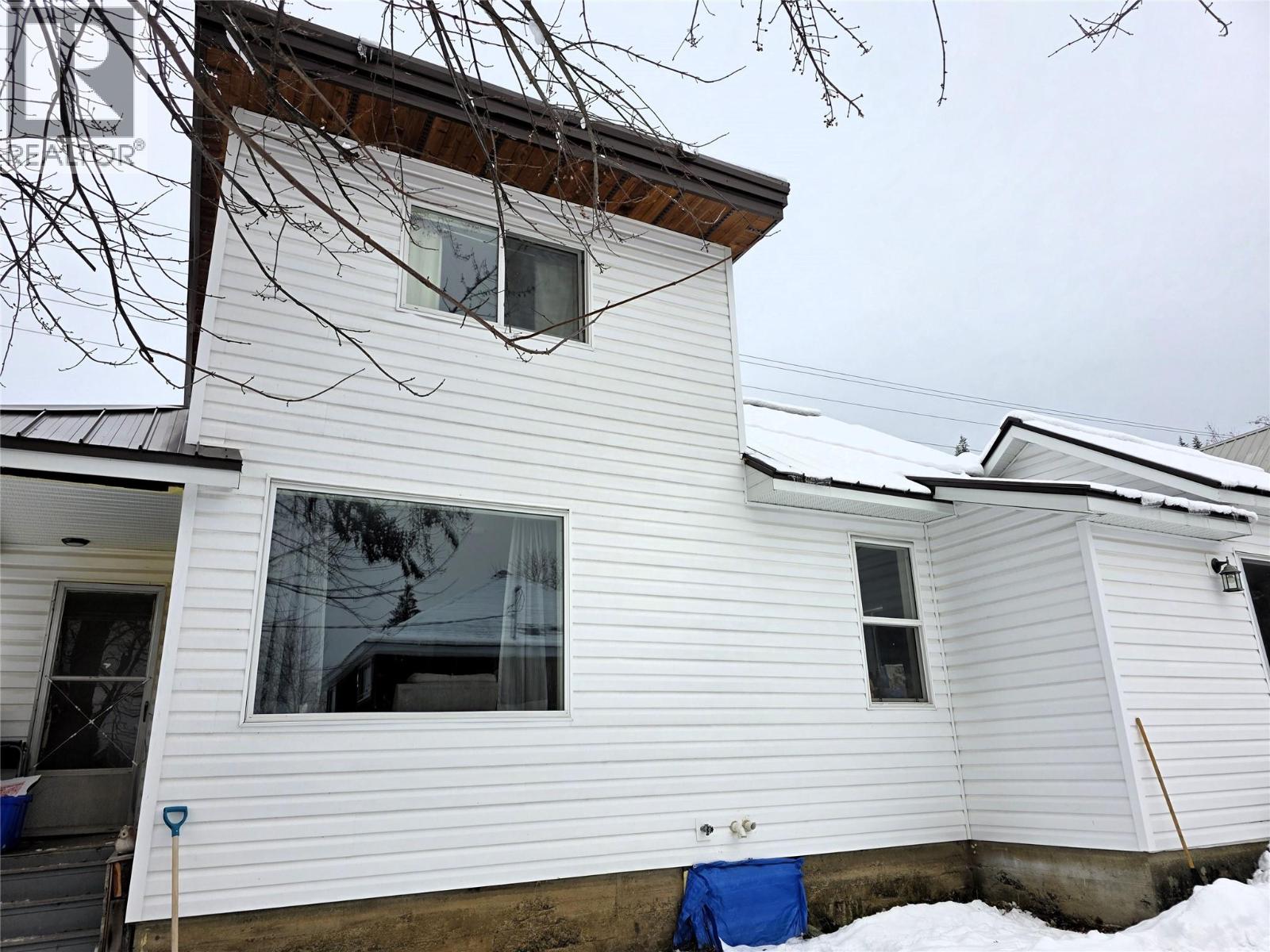 1704 Second Avenue, Rossland