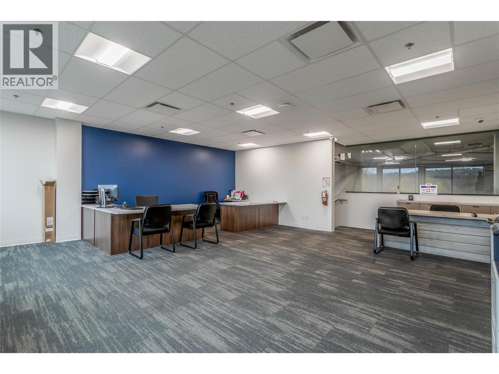 2 1990 Landsdowne Place, Kelowna