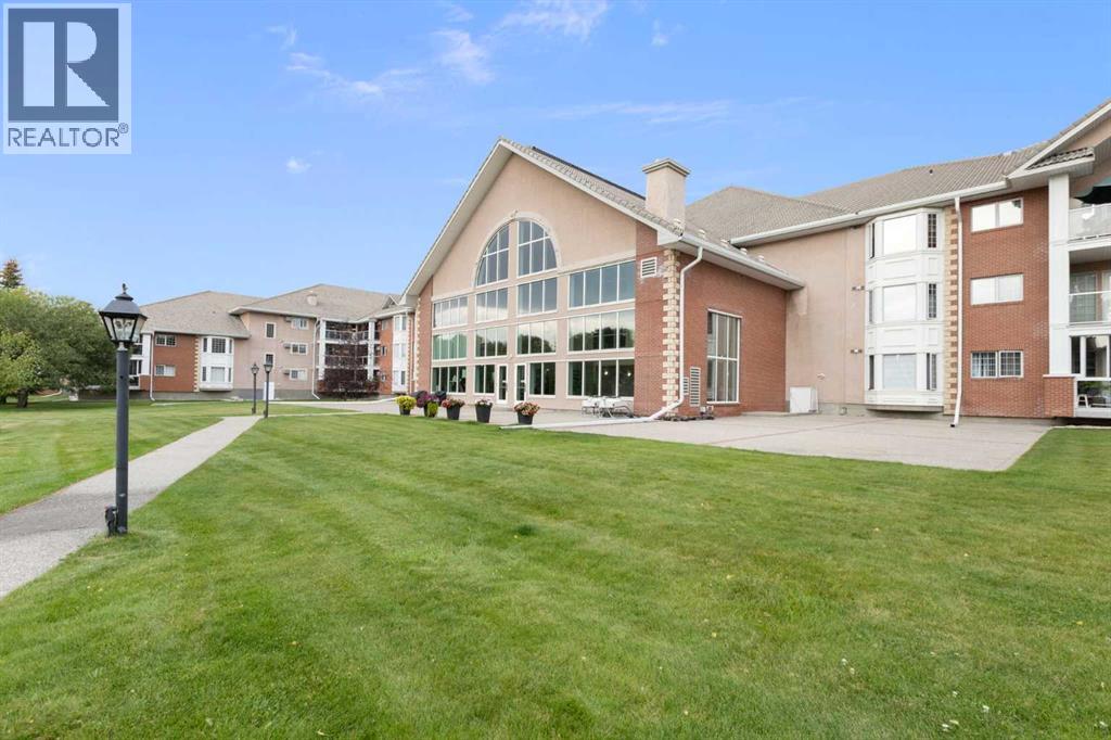 Single Family House for Sale in   Sierra Morena Boulevard SW Signal Hill Calgary 