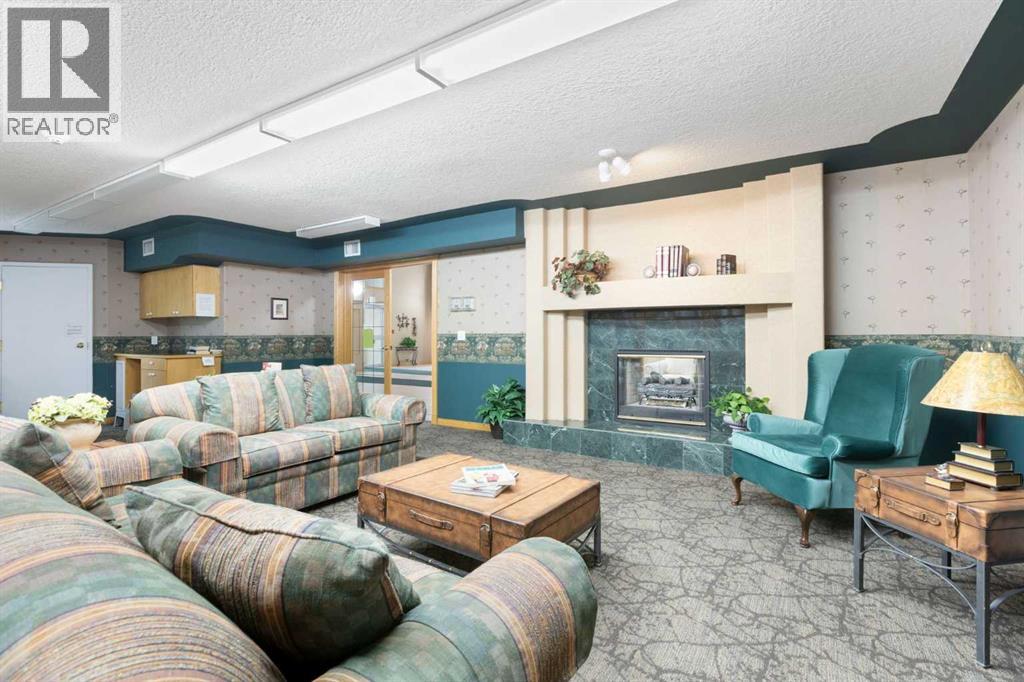 Single Family House for Sale in   Sierra Morena Boulevard SW Signal Hill Calgary 