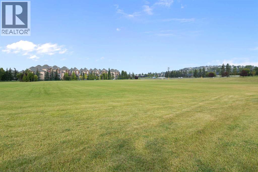 Single Family House for Sale in   Sierra Morena Boulevard SW Signal Hill Calgary 