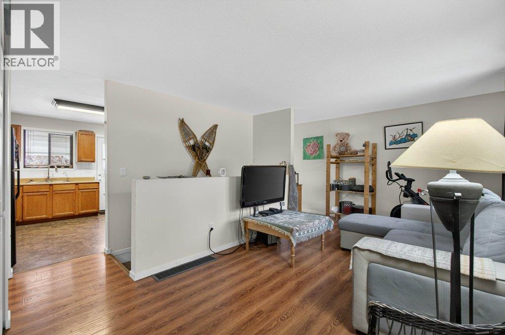  171 4 Street Southeast, Salmon Arm