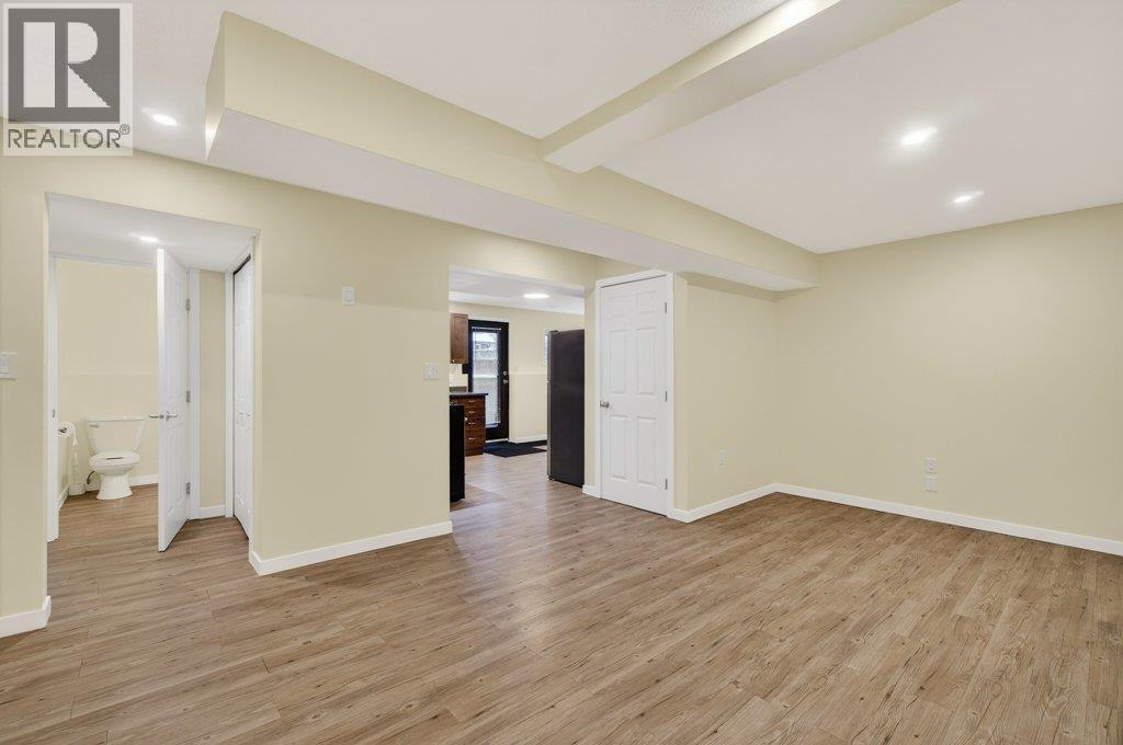  171 4 Street Southeast, Salmon Arm