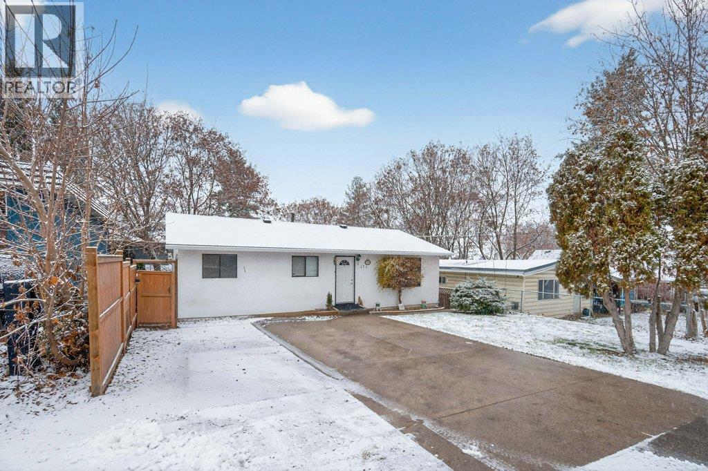  171 4 Street Southeast, Salmon Arm