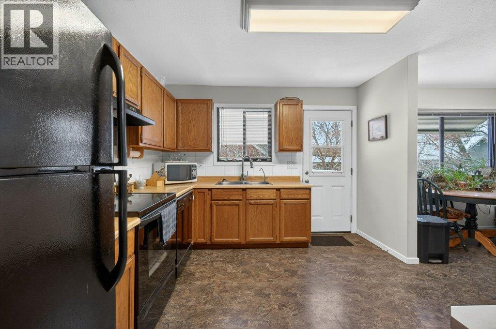  171 4 Street Southeast, Salmon Arm