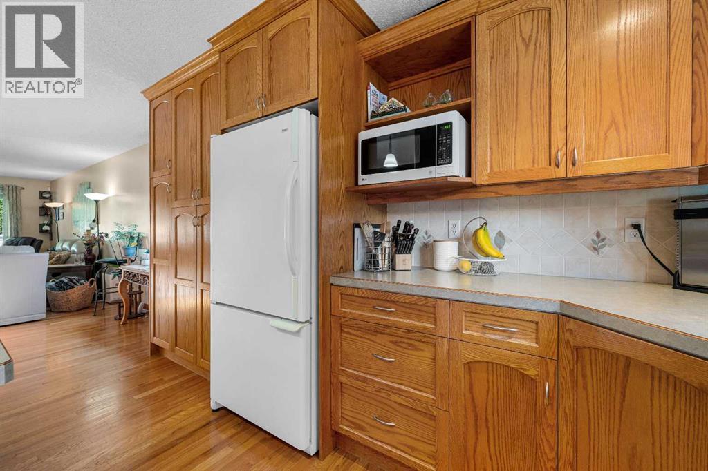 Single Family House 4 Level for Sale in  Bernard Court NW Beddington Heights Calgary 