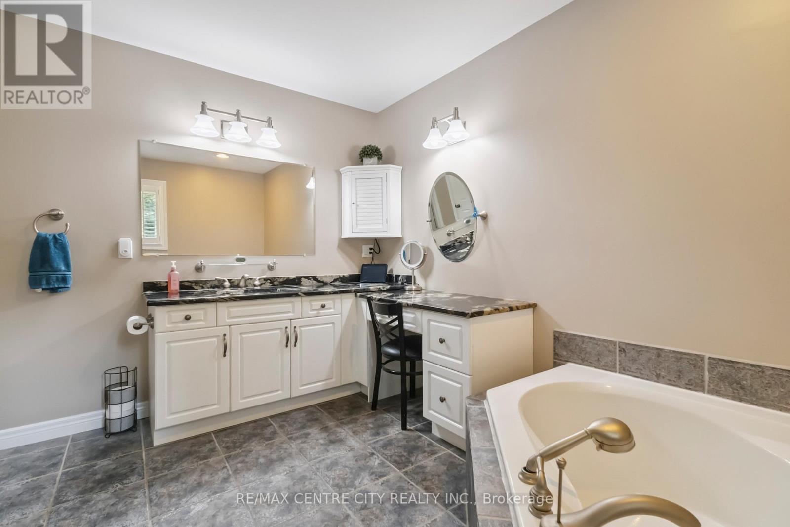 1839 PARKHURST AVENUE - 24