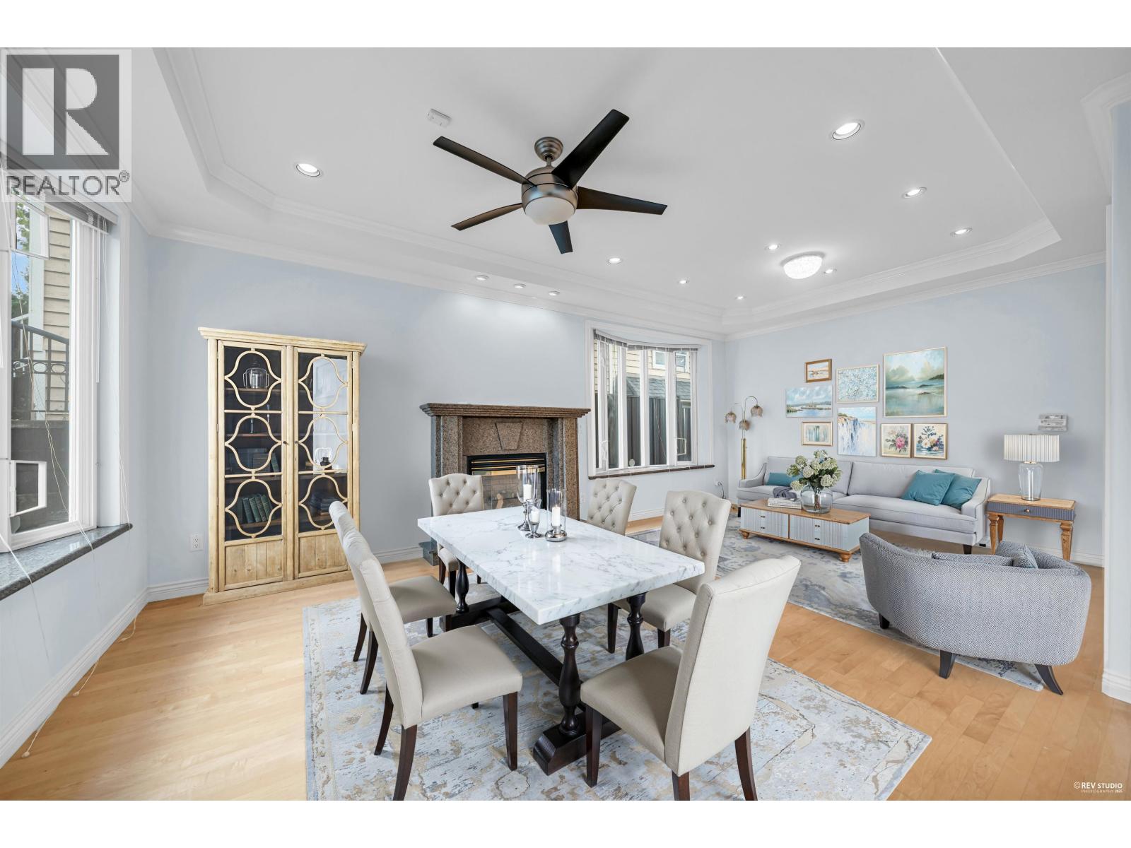 213 W 28TH STREET, North Vancouver