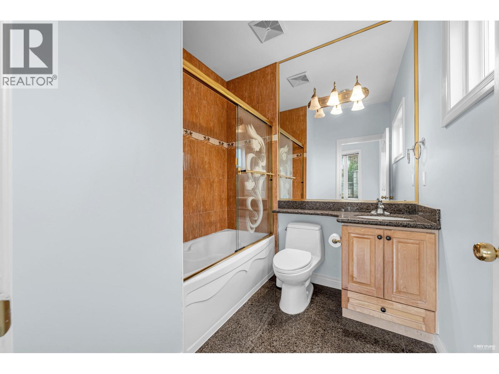 213 W 28TH STREET, North Vancouver