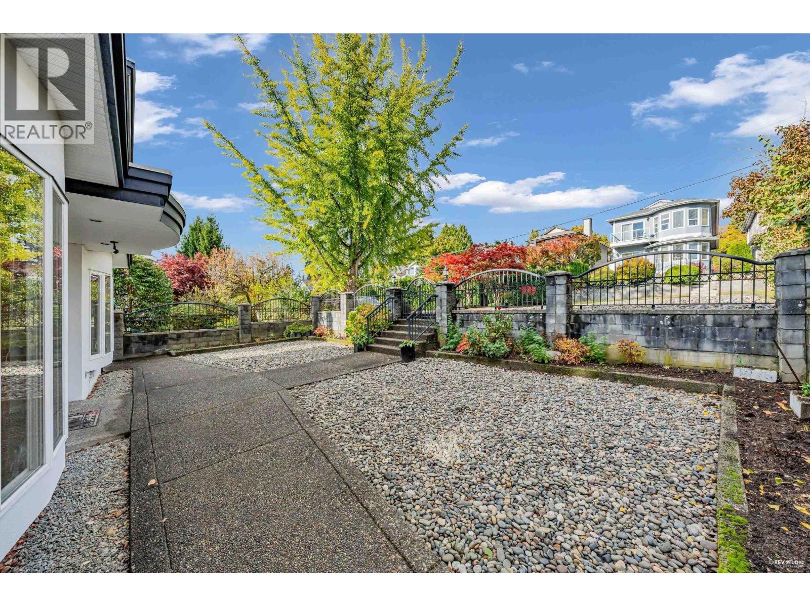 213 W 28TH STREET, North Vancouver