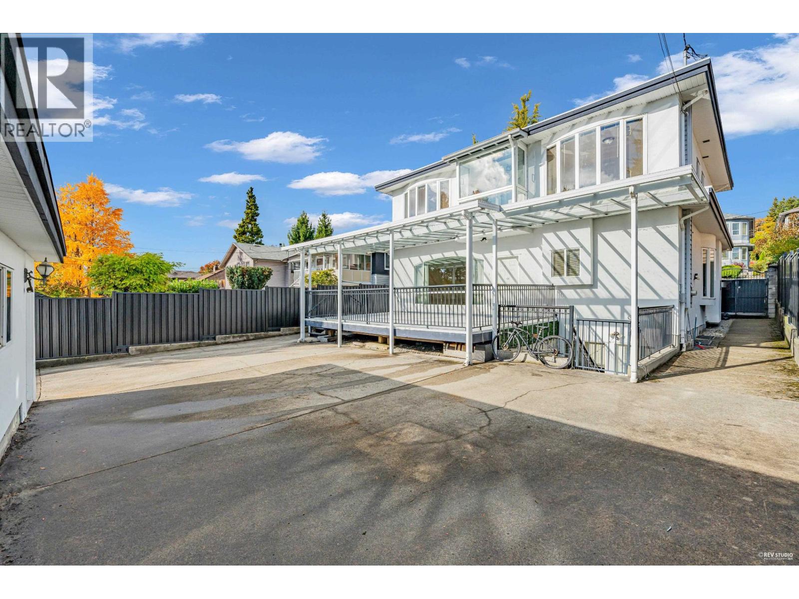 213 W 28TH STREET, North Vancouver