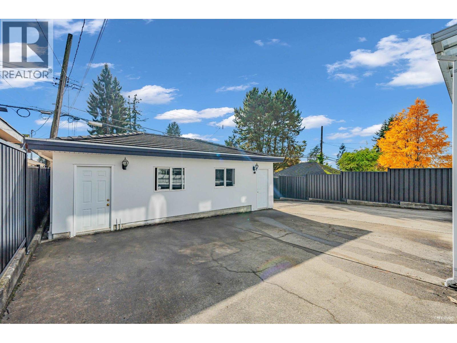 213 W 28TH STREET, North Vancouver