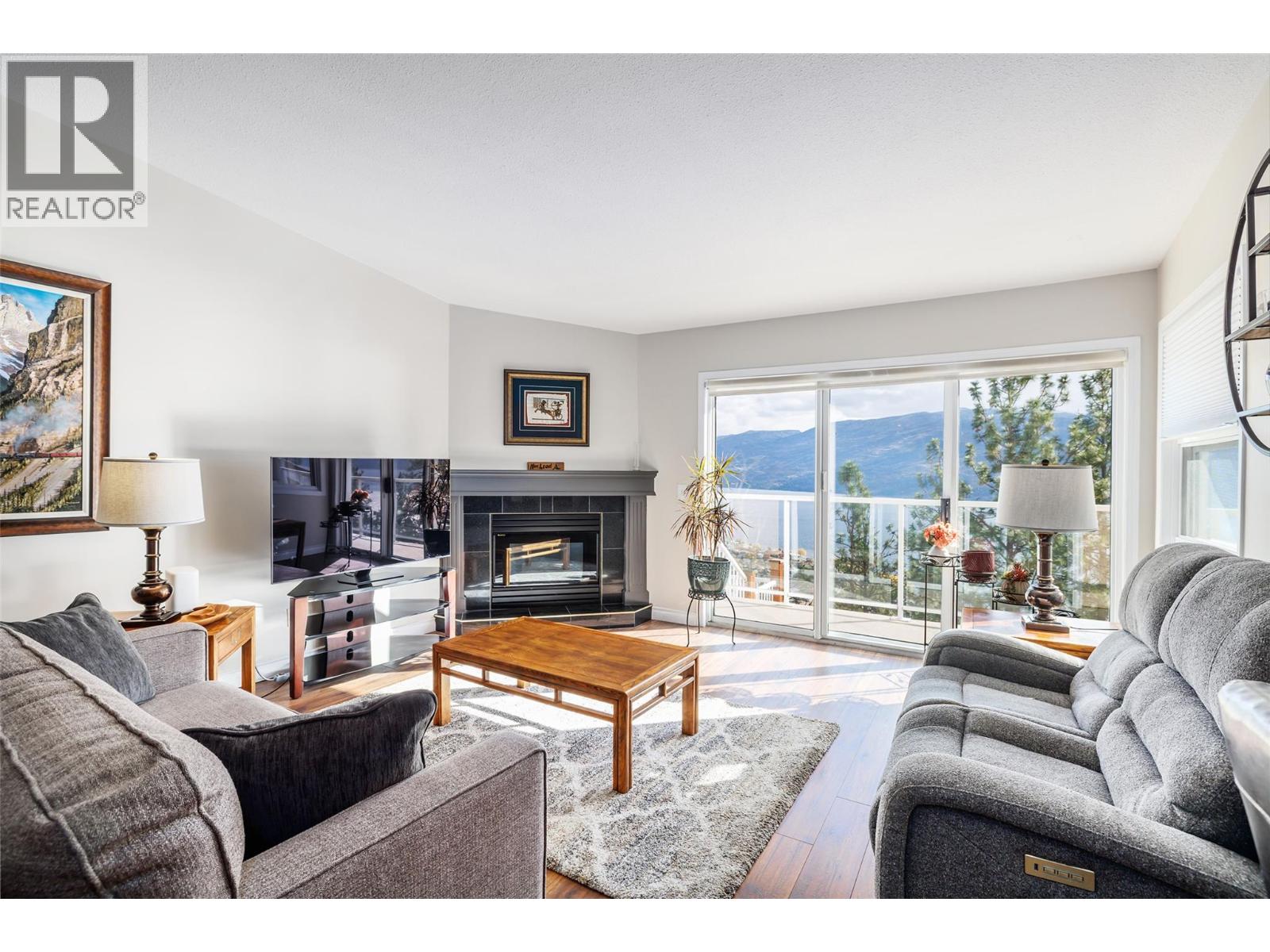 204 4450 Ponderosa Drive, Peachland