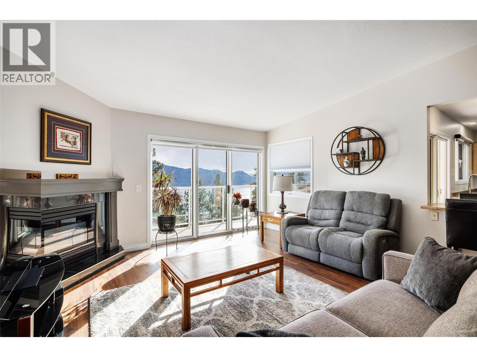 204 4450 Ponderosa Drive, Peachland