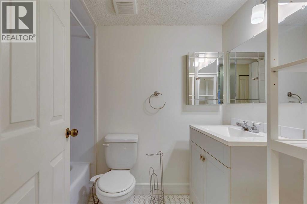 Single Family House for Sale in   A Street SW Bankview Calgary 