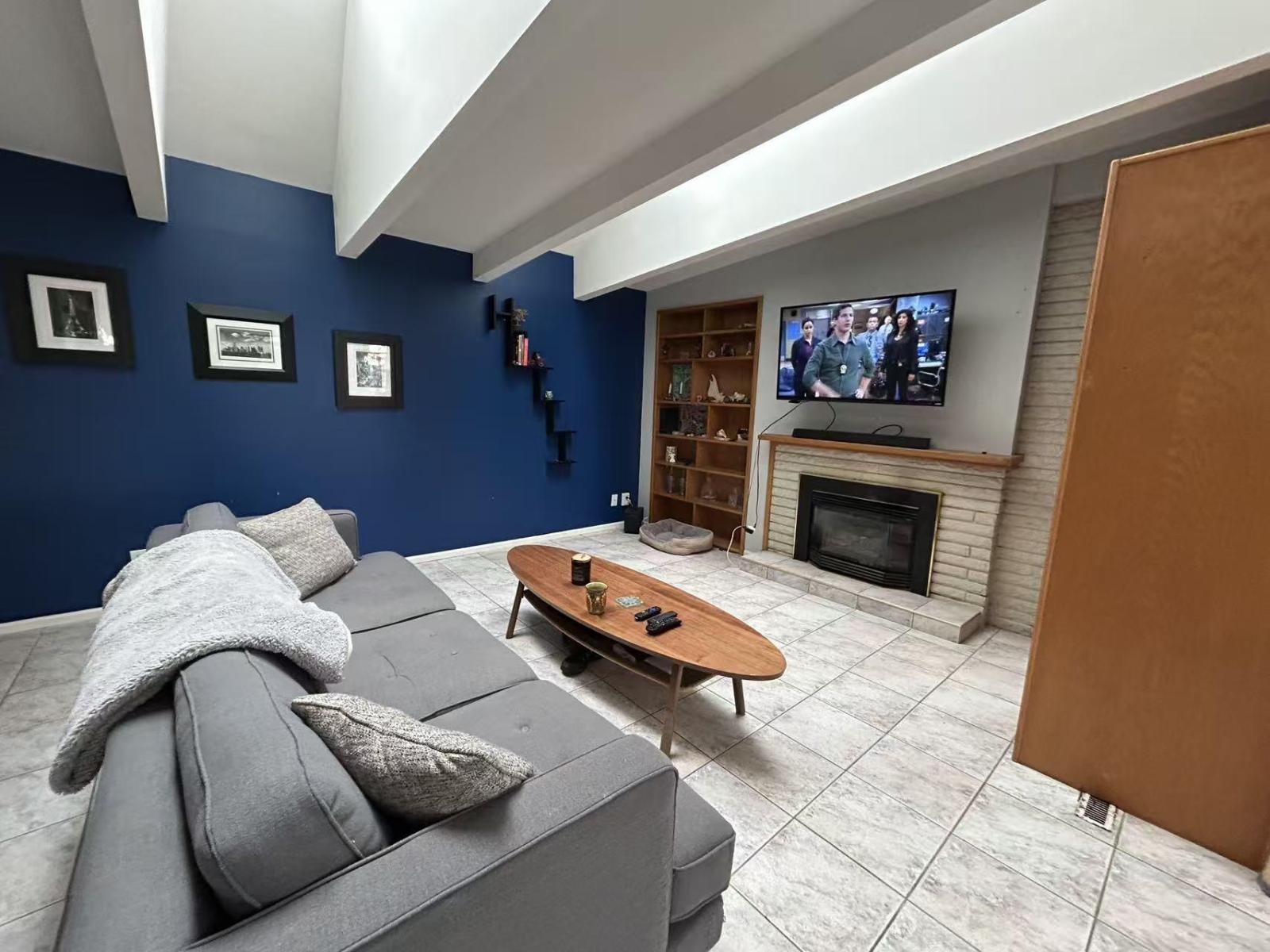 1381 EVERALL STREET, White Rock