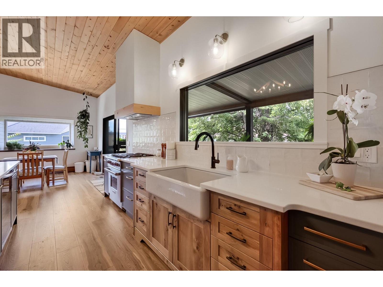  1590 Willow Crescent, Kelowna