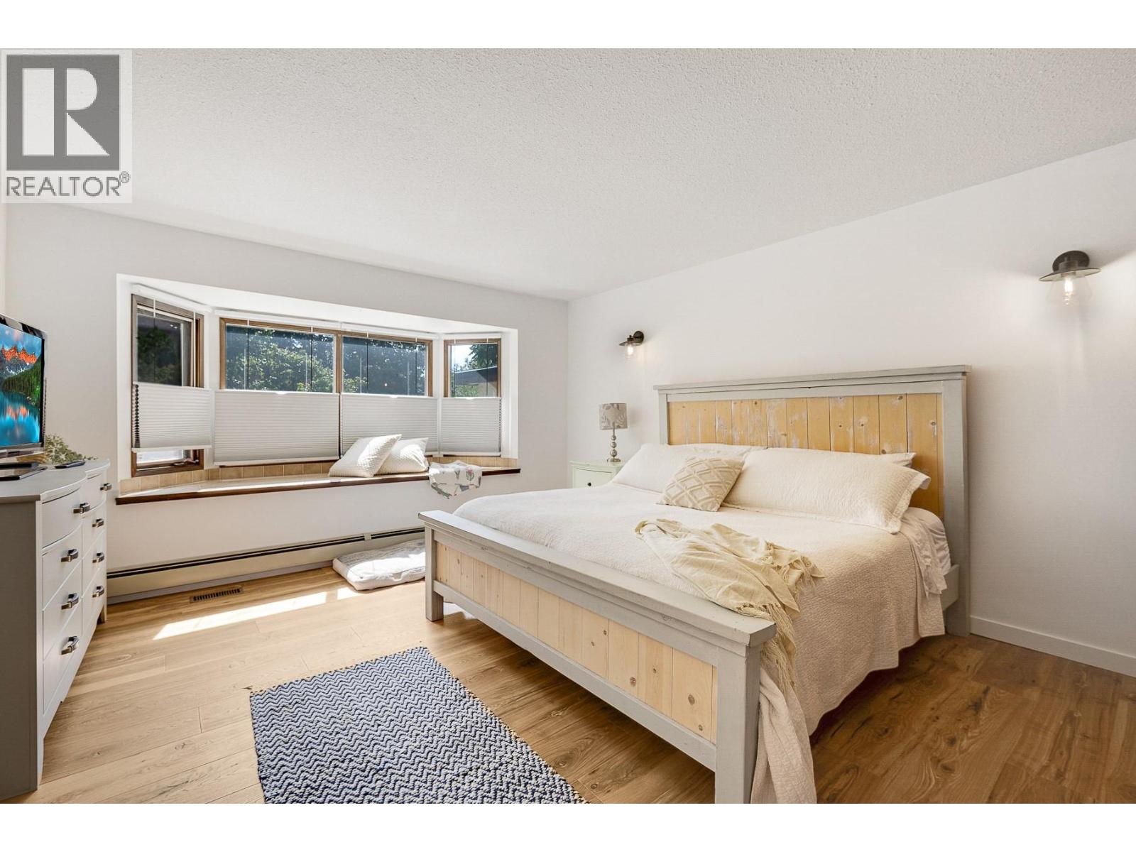  1590 Willow Crescent, Kelowna