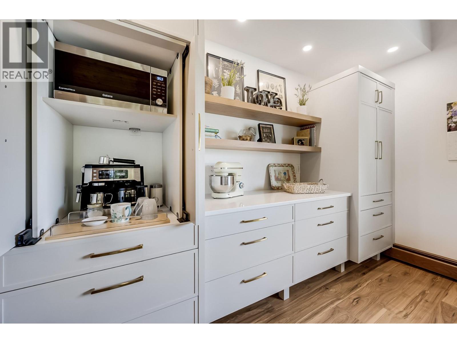  1590 Willow Crescent, Kelowna