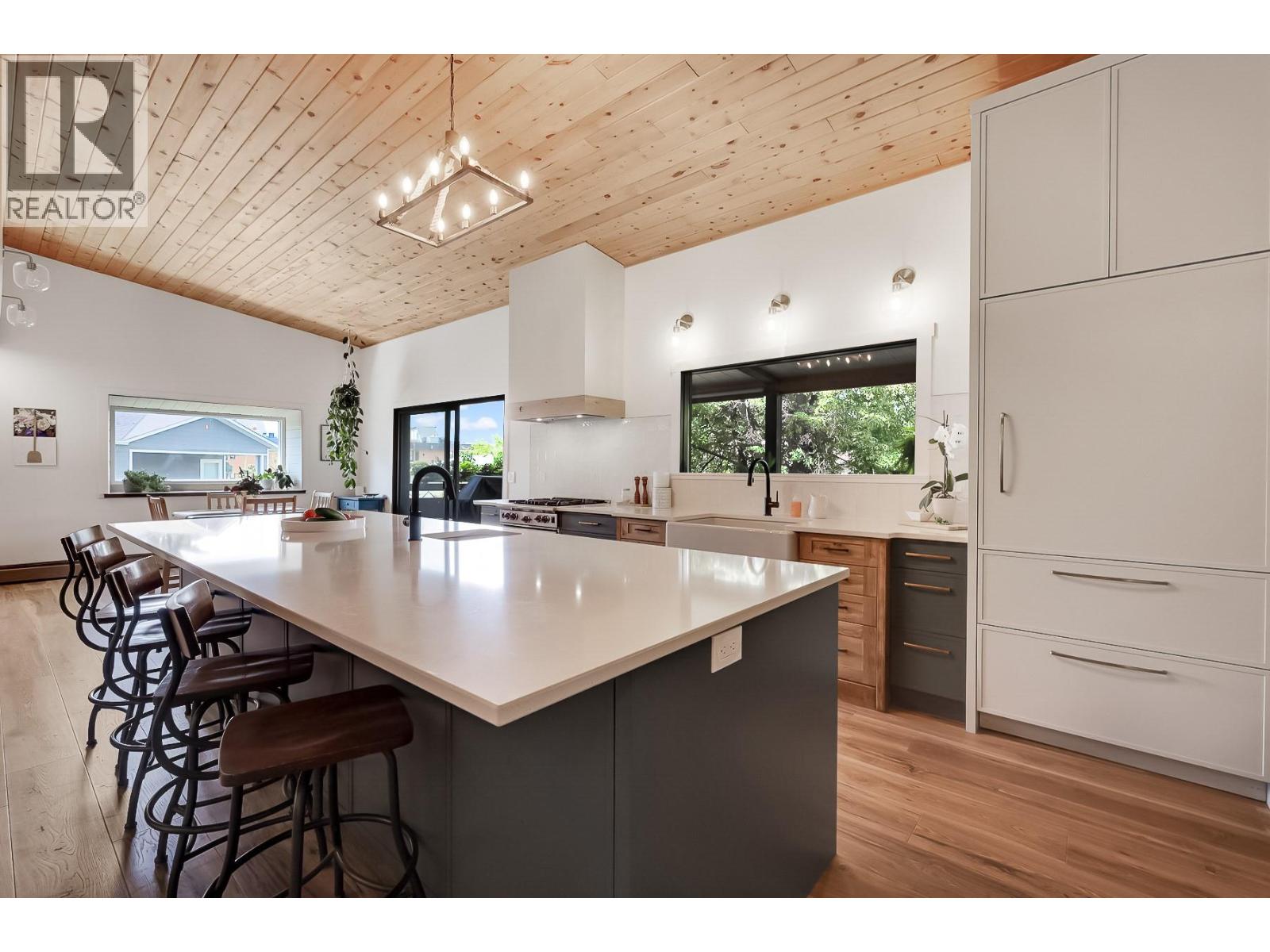  1590 Willow Crescent, Kelowna