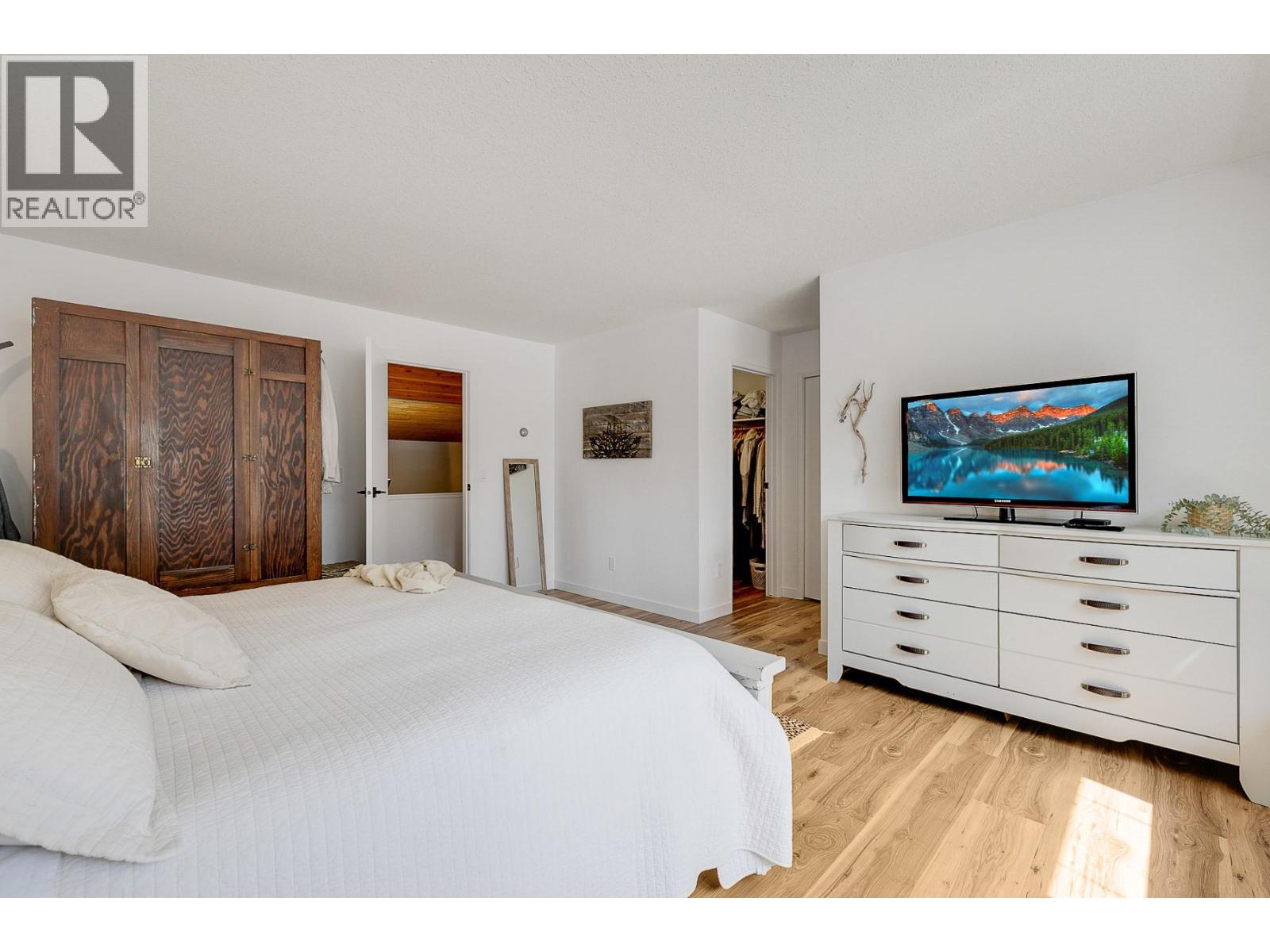  1590 Willow Crescent, Kelowna