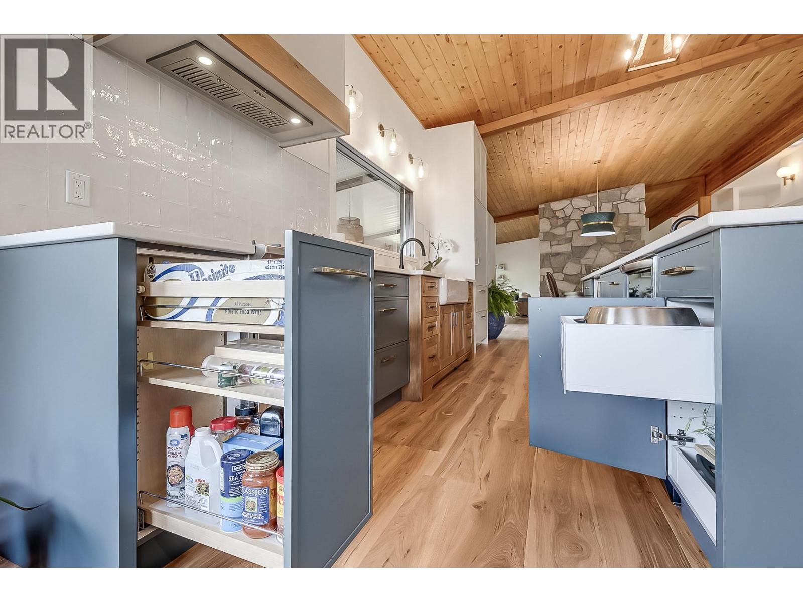  1590 Willow Crescent, Kelowna