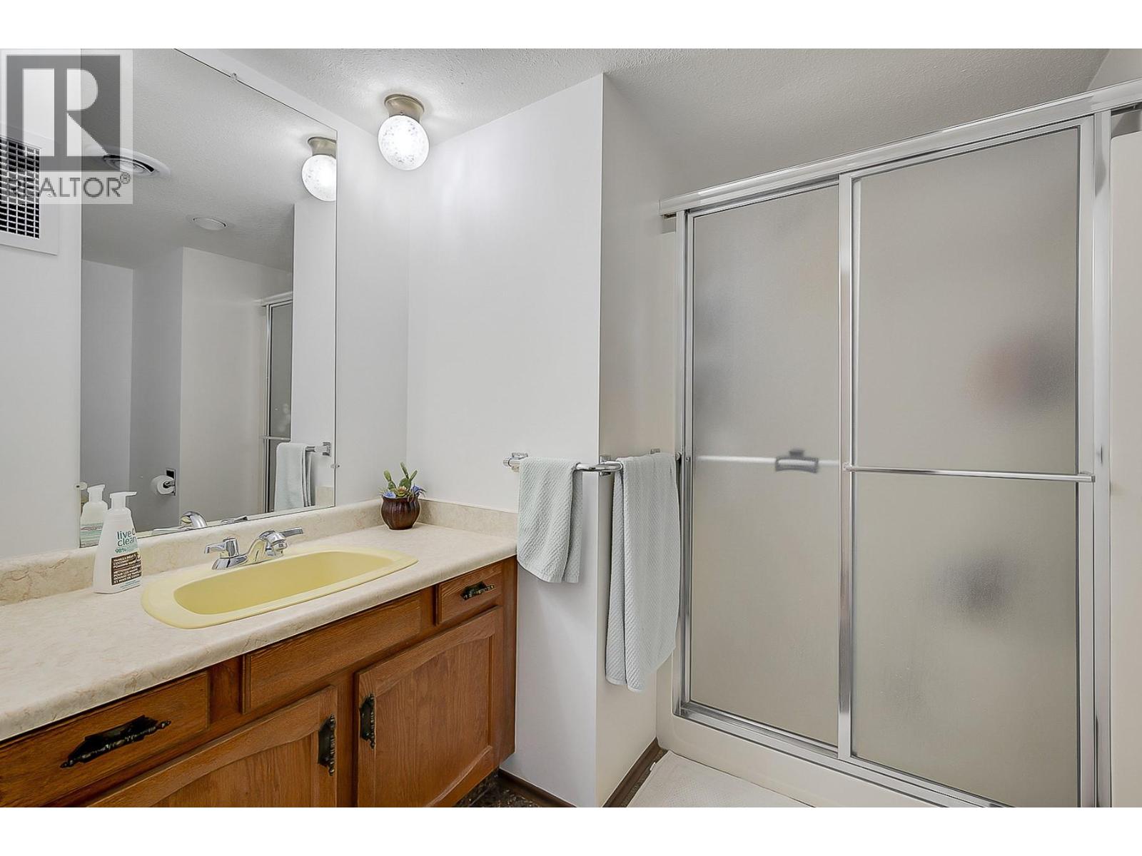  1590 Willow Crescent, Kelowna