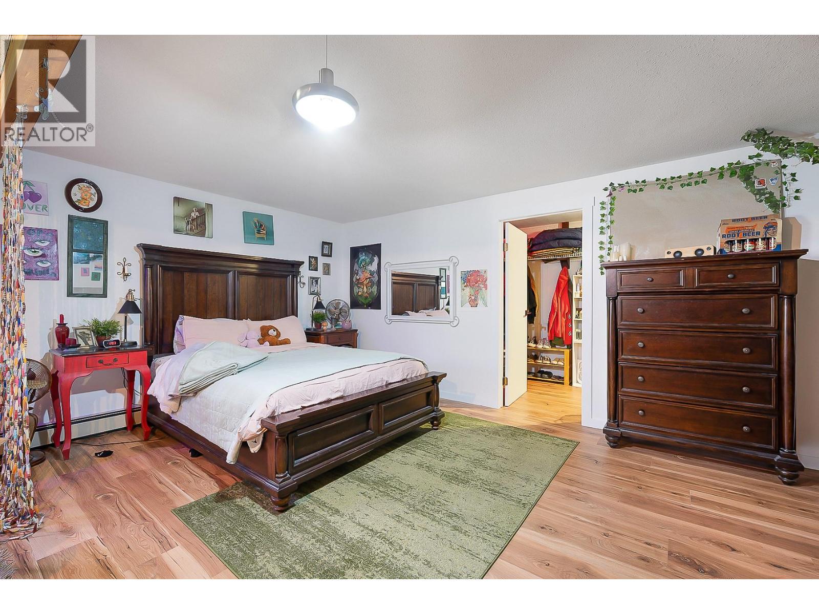  1590 Willow Crescent, Kelowna