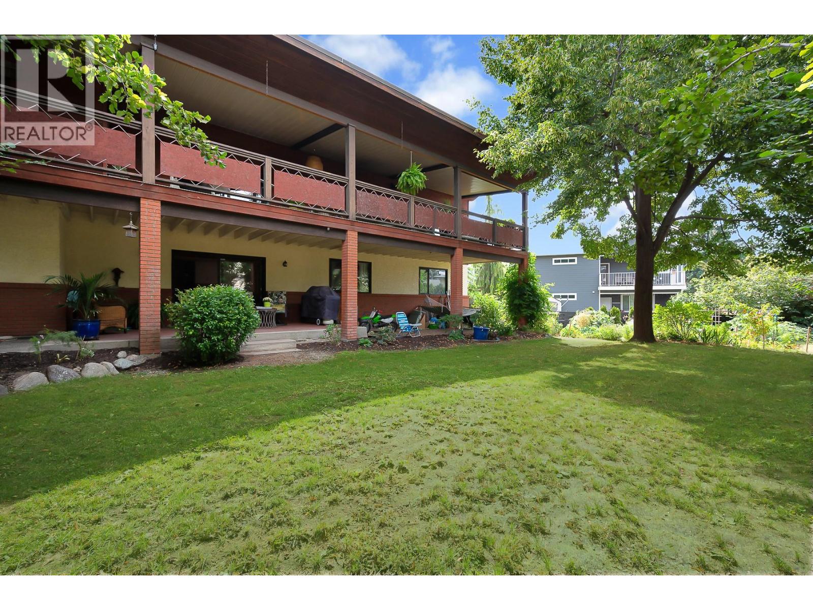  1590 Willow Crescent, Kelowna