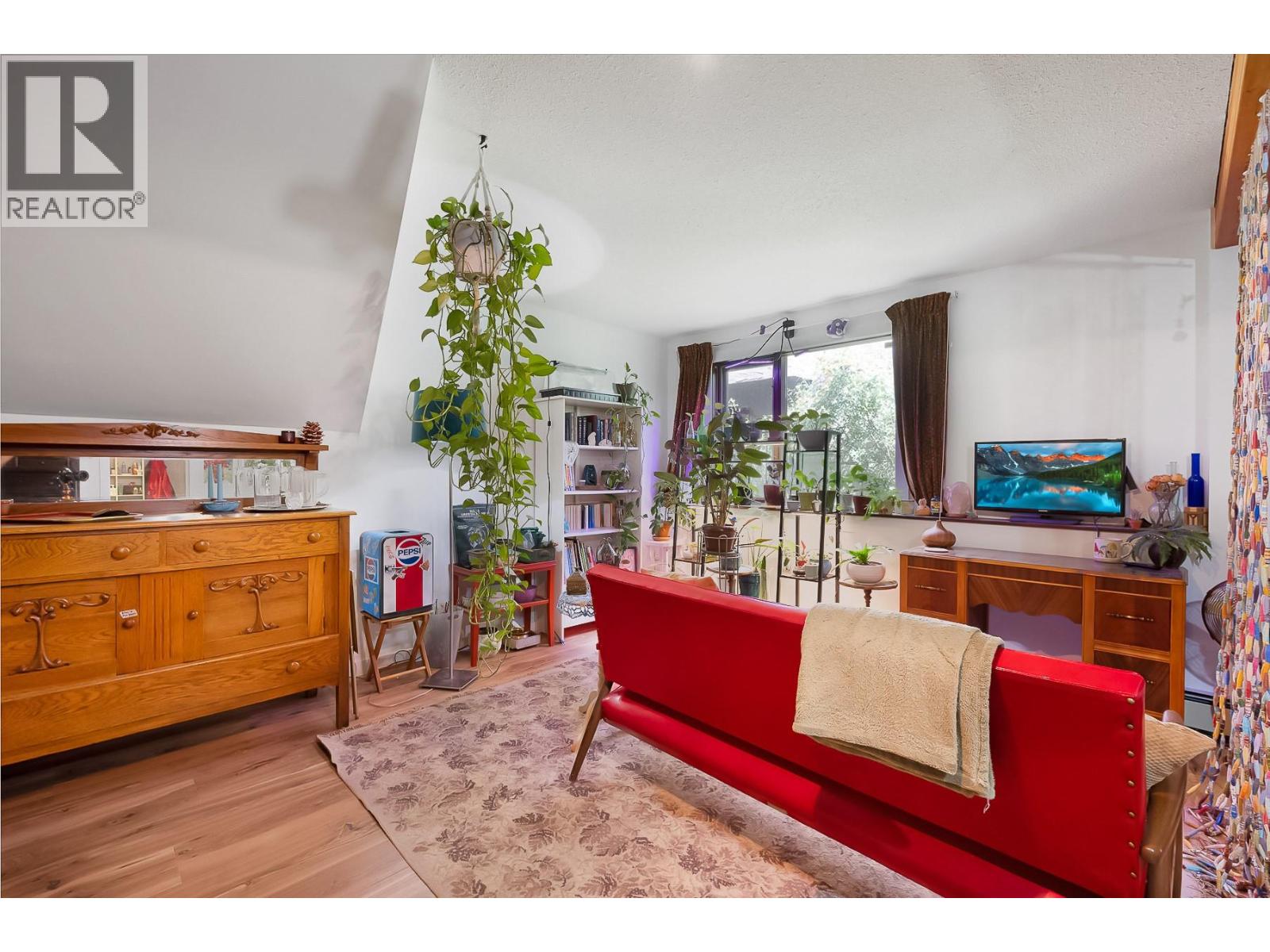  1590 Willow Crescent, Kelowna