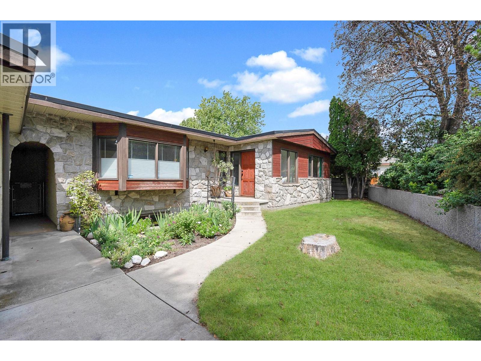  1590 Willow Crescent, Kelowna