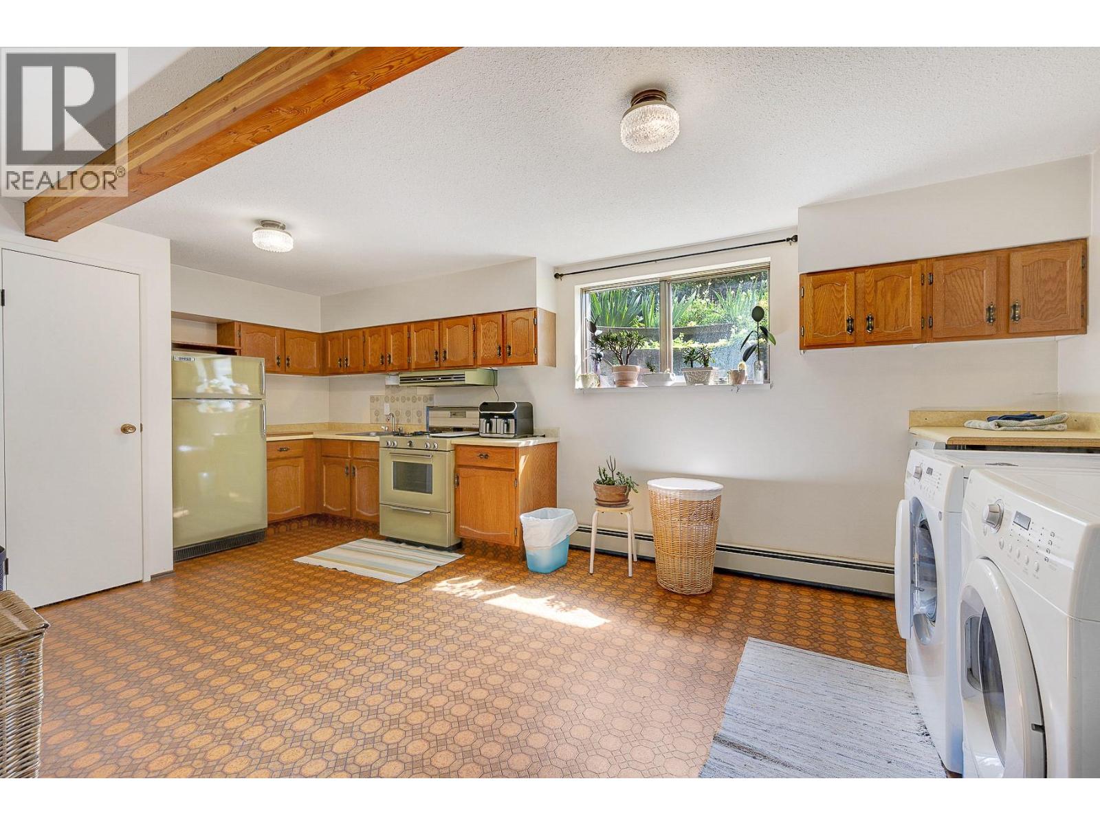  1590 Willow Crescent, Kelowna