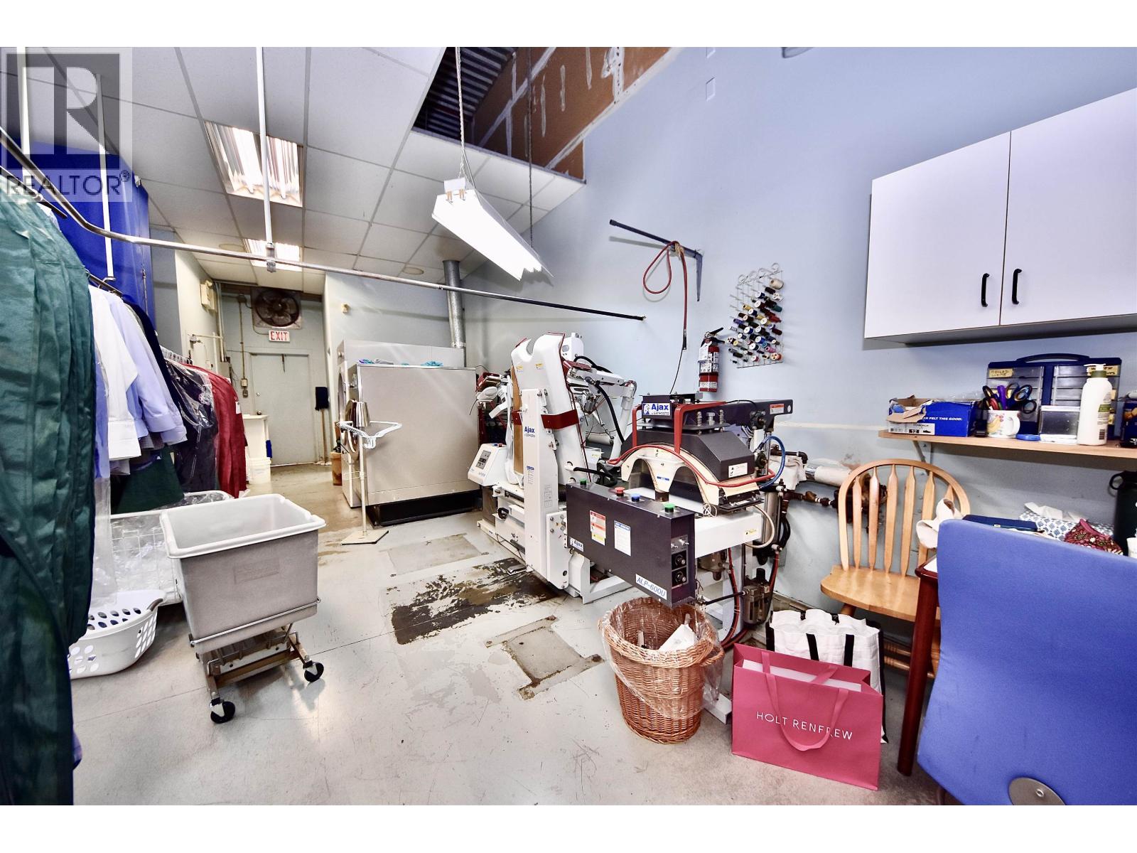 Business in Delta - Image 22